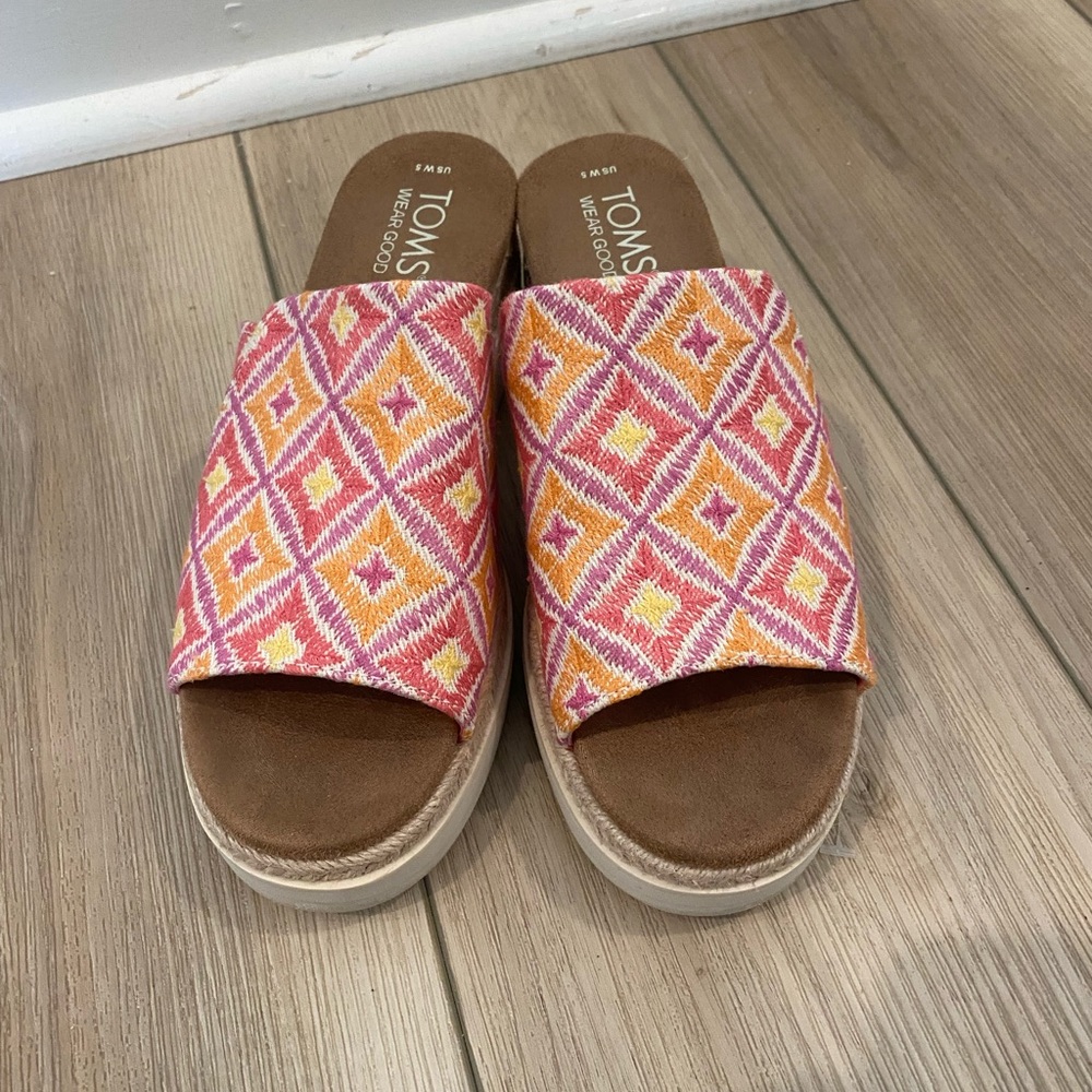 Toms Pink and Orange Patterned Slide Sandals